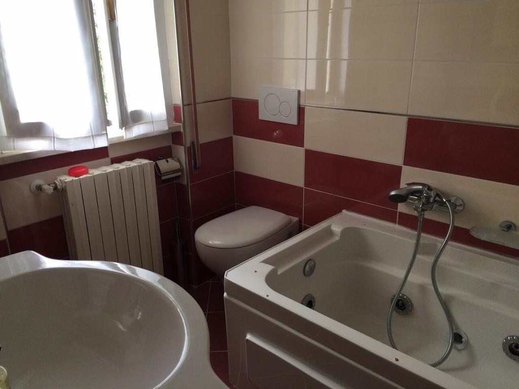 Casa Dai Angioi Villa Sirmione Szoba fotó